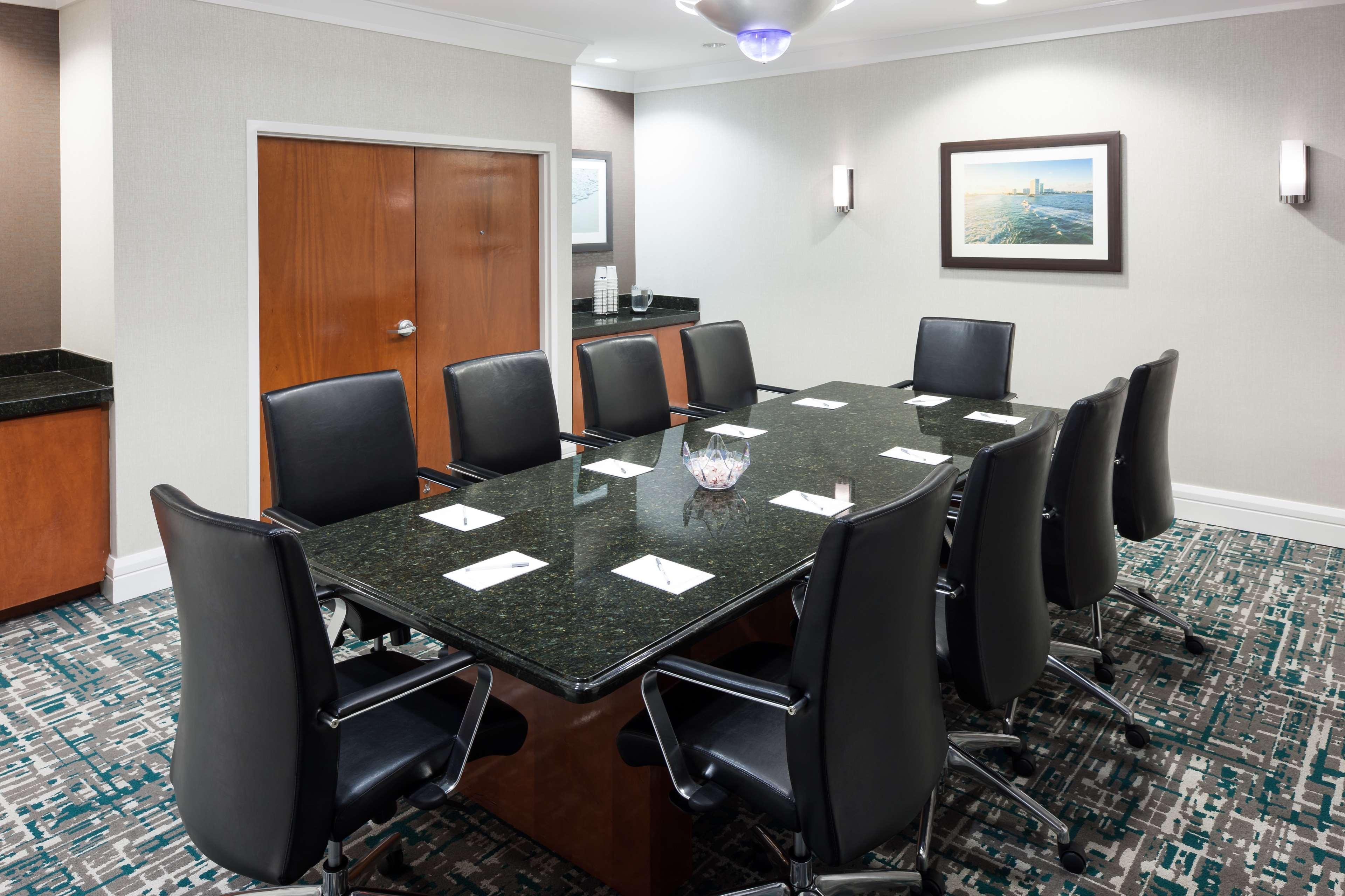 Hampton Downtown Las Olas Area 3*